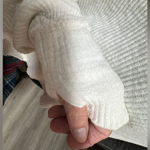 Free People We the Free Oversized Cropped Thermal in White size Medium - Picture 12 of 12